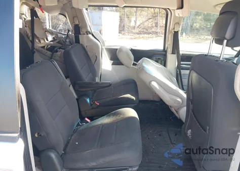 2010 Dodge Grand Caravan Sxt z USA, uszkodzony, nr VIN 2D4RN5D19AR458638